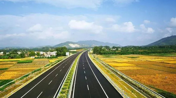 河南投資約55.4億建一條高速，雙向四車道規模，預計2021年建成
