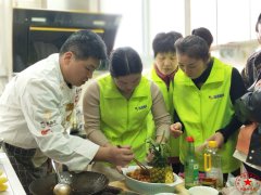南陽(yáng)月嫂泓德家政公司_南陽(yáng)學(xué)催乳好找工作嗎？產(chǎn)后通乳的必要性