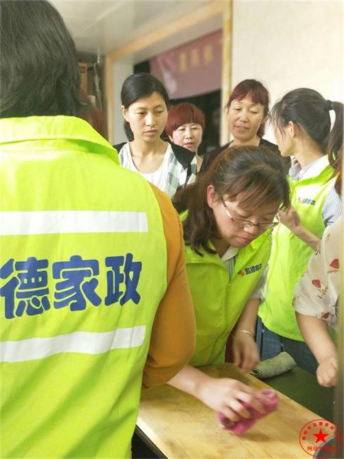 寶寶成長路上安心睡。寶寶晚上鬧夜怎么辦？